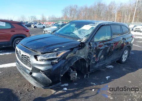 2021 Toyota Highlander L z USA, uszkodzony, nr VIN 5TDCZRBH9MS136012